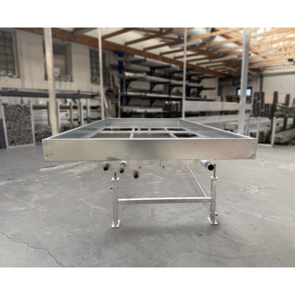 Pěstební stůl hliník s pojezdem