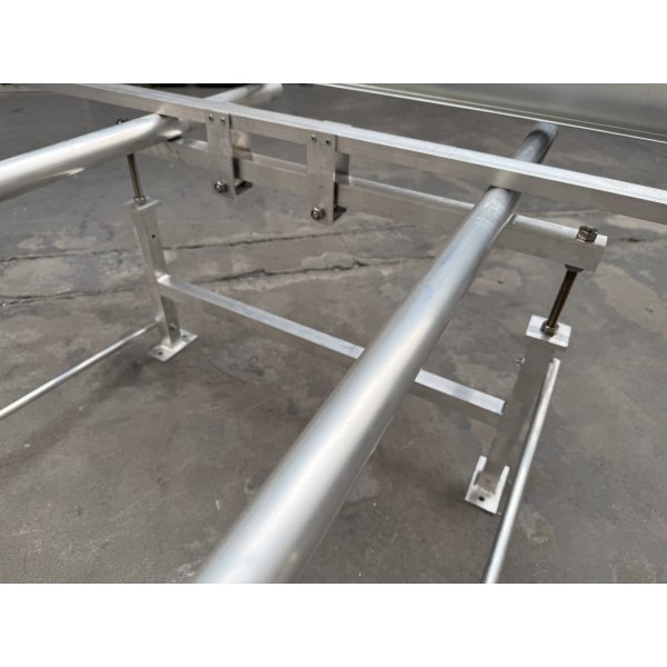 Pěstební stůl hliník s pojezdem